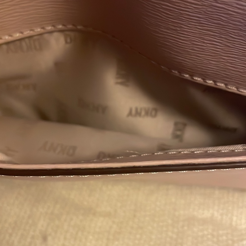 NWT DKNY crossbody - Picture 5 of 7